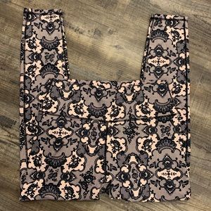 Fabletics Lace Pink Legging